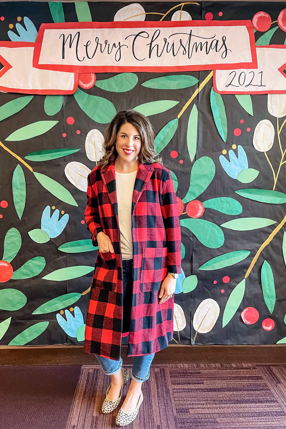 CHRISTMAS PHOTO BOOTH BACKDROP IDEAS (AND SOME CUTE WINTER FASHION STAPLES!)