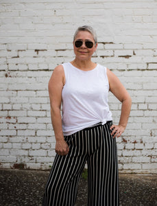 The Ageless Style Link-Up – The first Tuesday of every month ten over 40 bloggers present a different style theme and show a myriad of ways to wear it, all the while proving you can still be fashionable and on trend over 40 and beyond.